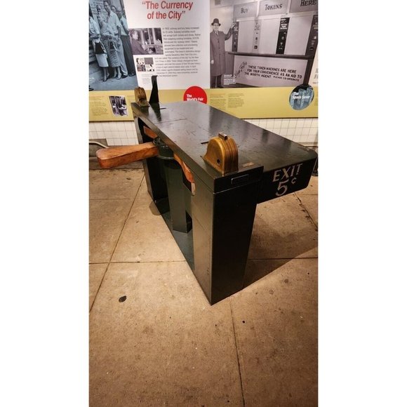 Vintage Circulated NYC 1953 New York City Subway Token Pendant. Great Gift! - Picture 6 of 11